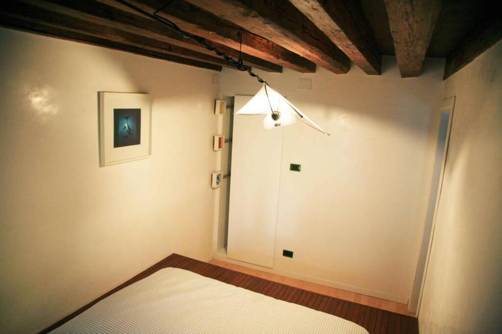 Bellissimo Appartamento In Palazzo Storico Venedig Eksteriør billede