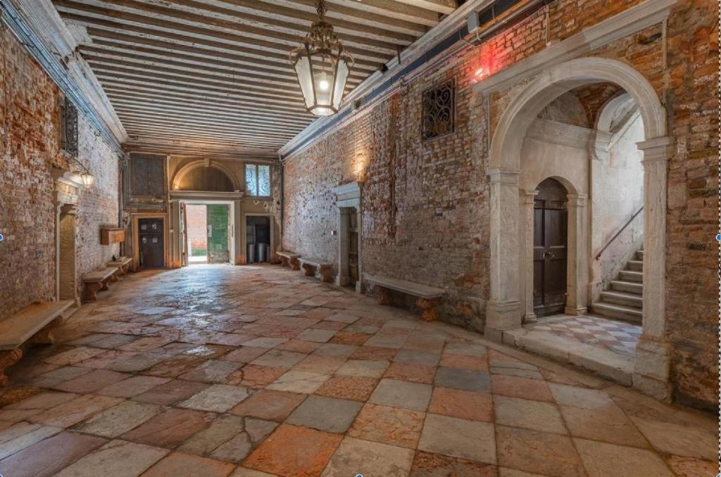 Bellissimo Appartamento In Palazzo Storico Venedig Eksteriør billede